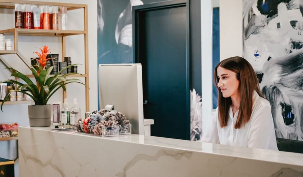 Hire a Salon Receptionist with this Recruitment Agency in Qatar